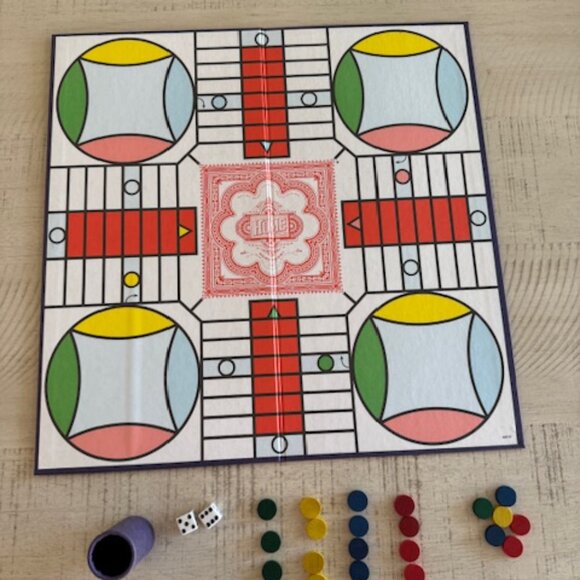 Vintage 1989 Milton Bradley Parcheesi #4037 - Picture 2 of 9